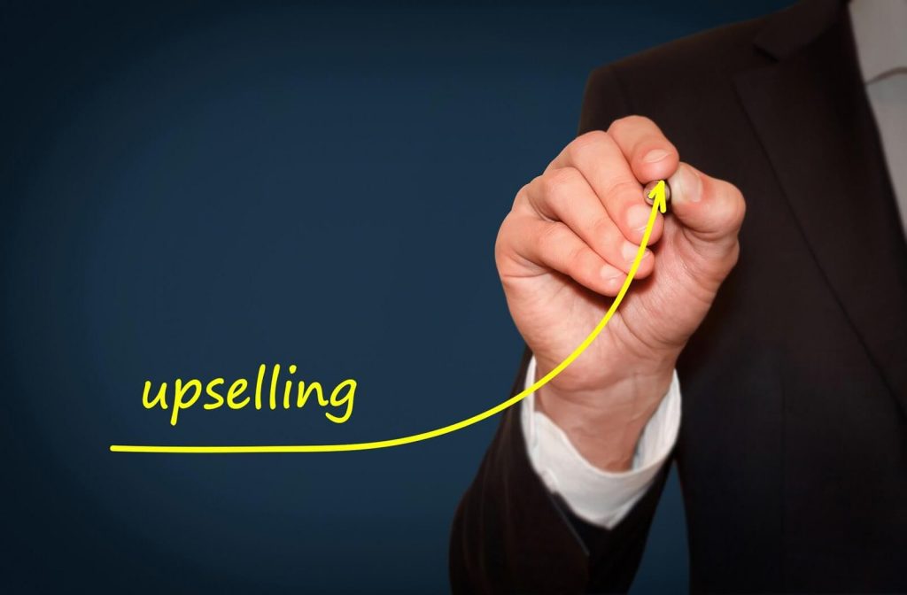 Using Live Chat for Upselling Can Increase Your Revenue