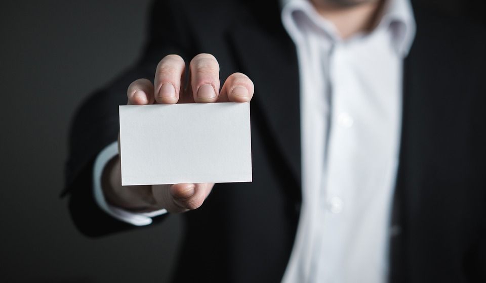Plain Business Card VS The Importance of Professional Business Card Printing