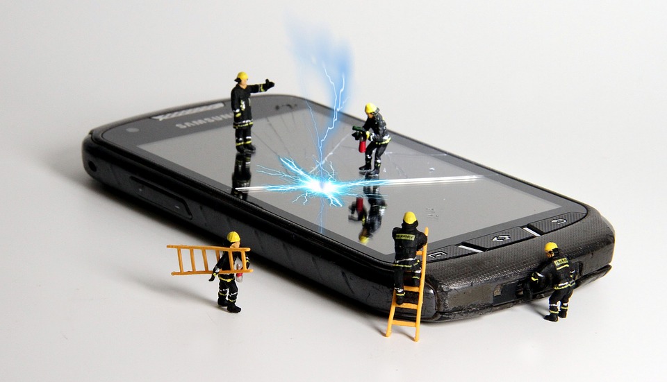 DIY Repair vs. Professional Phone Repair - Getting the help you need