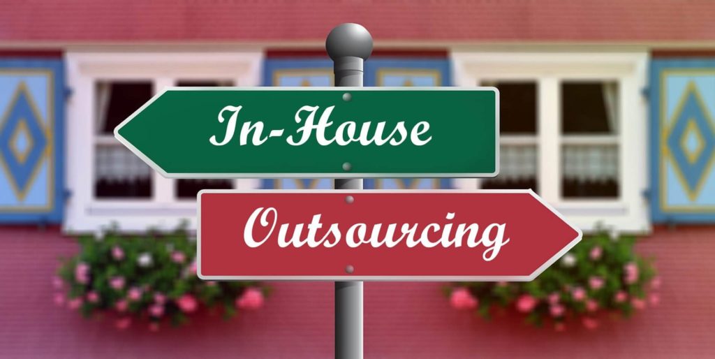 In-House vs. Outsourcing Software Development