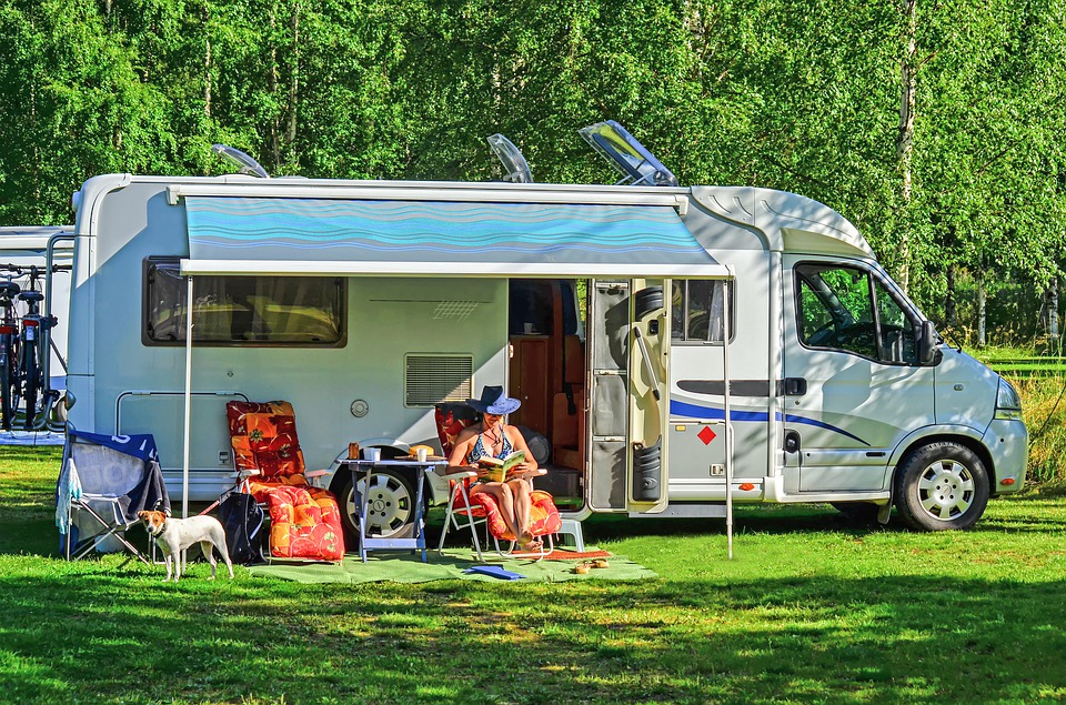 Recreational Vehicle (RV), Outdoor, Mobile Home.