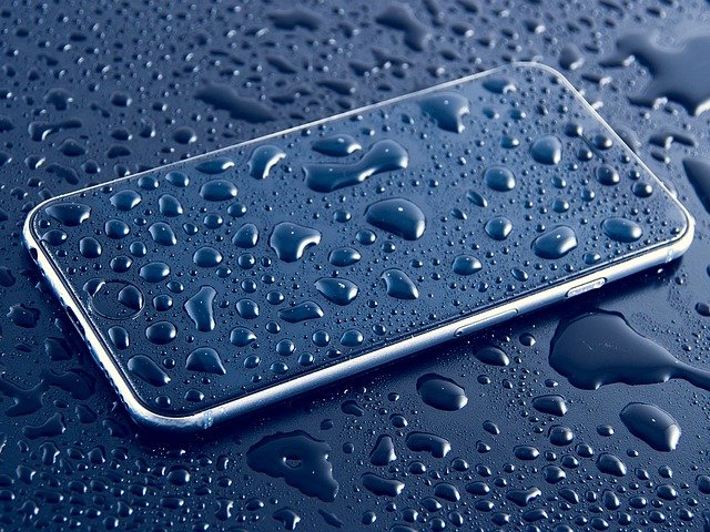 Dry Out Your Wet Smartphone the Right Way.